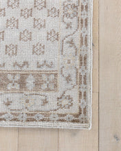 Load image into Gallery viewer, Anya Hand-Knotted Rug Swatch