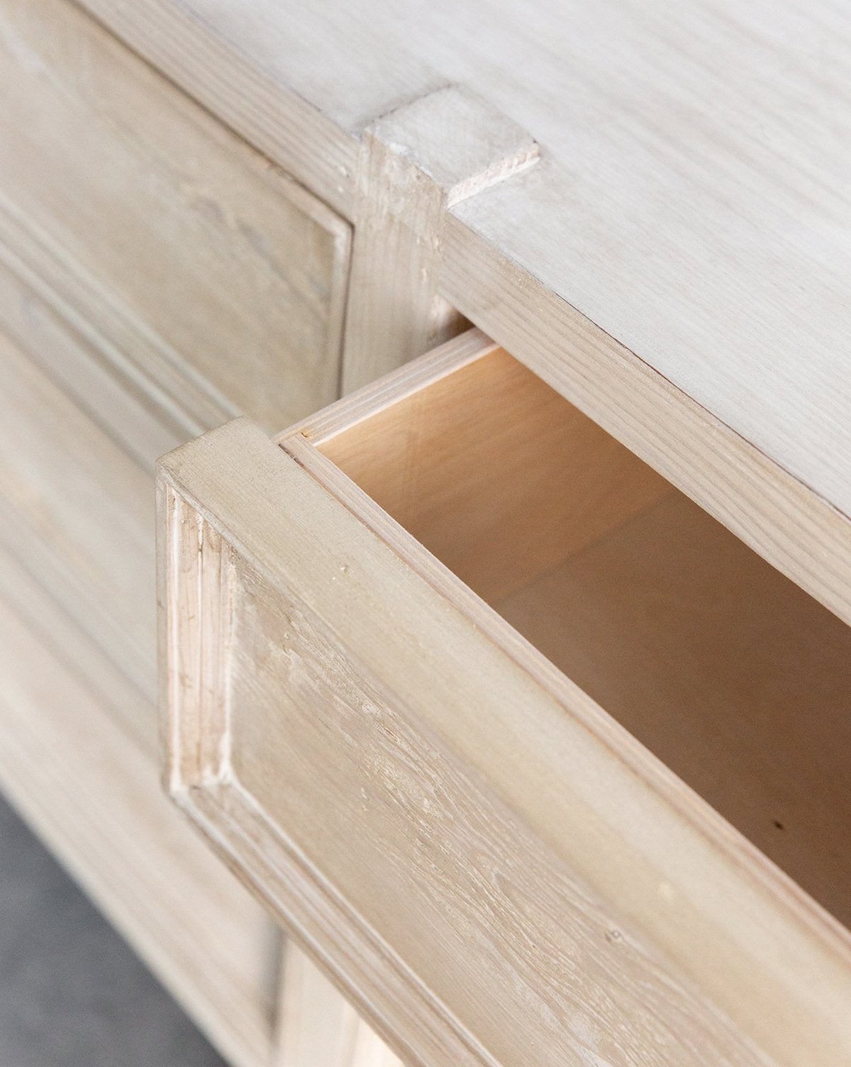 Lazlo 6 Drawer Dresser tigermistdfd