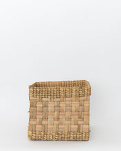Load image into Gallery viewer, Mosi Seagrass Basket
